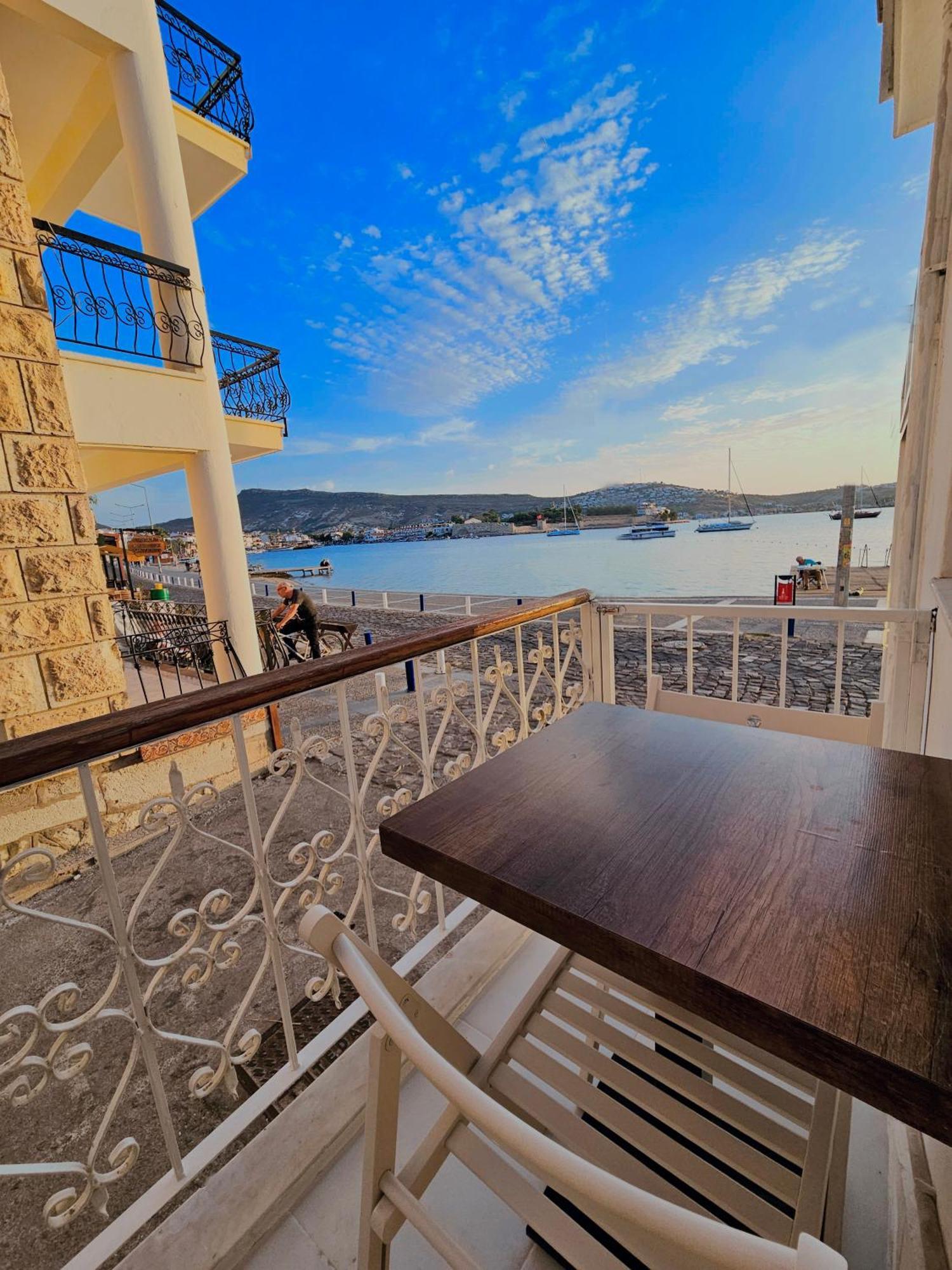 Midilli Konak Foça Exterior foto